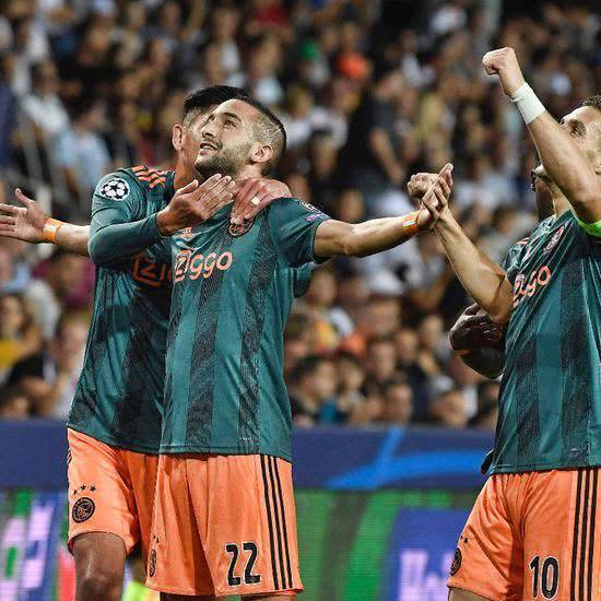 更讓即將到 更讓即將到