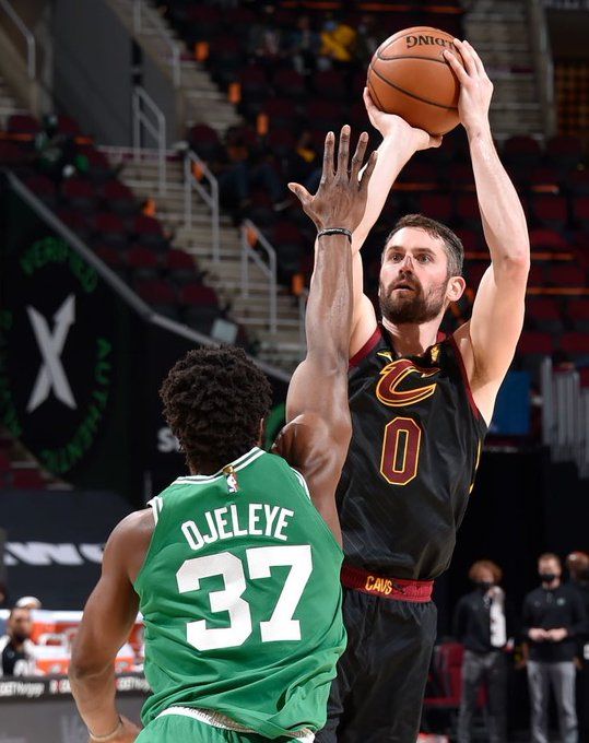 郭艾伦谈伤情：第一次拉伤没当回事 复出着急了