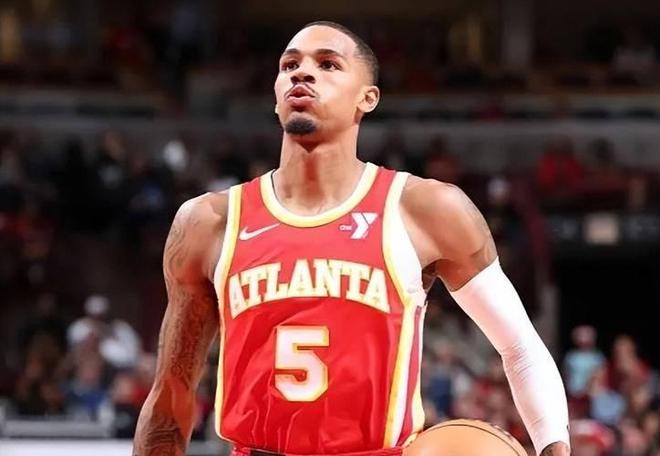 社媒上的自 社媒上的自