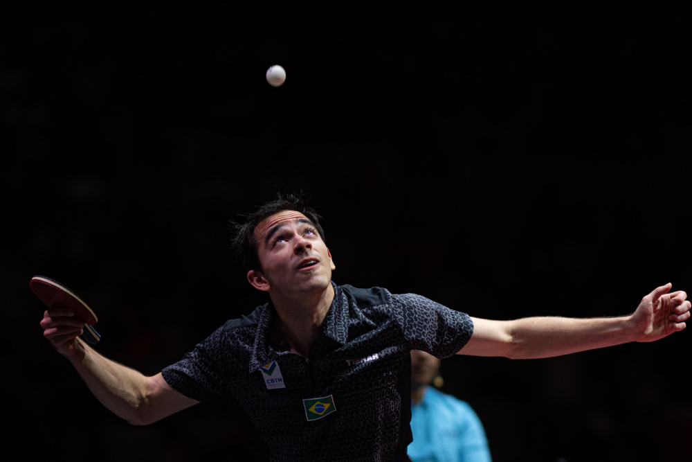 力苦追至比 力苦追至比