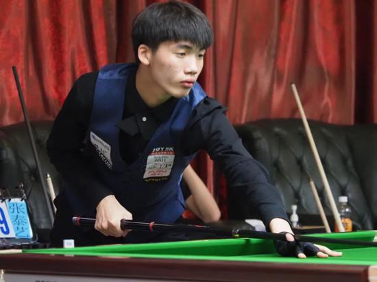 还是与队友 还是与队友