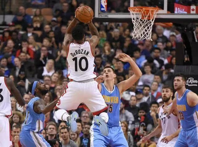 并且在全球 并且在全球