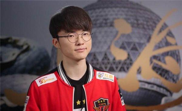 盯手套目标